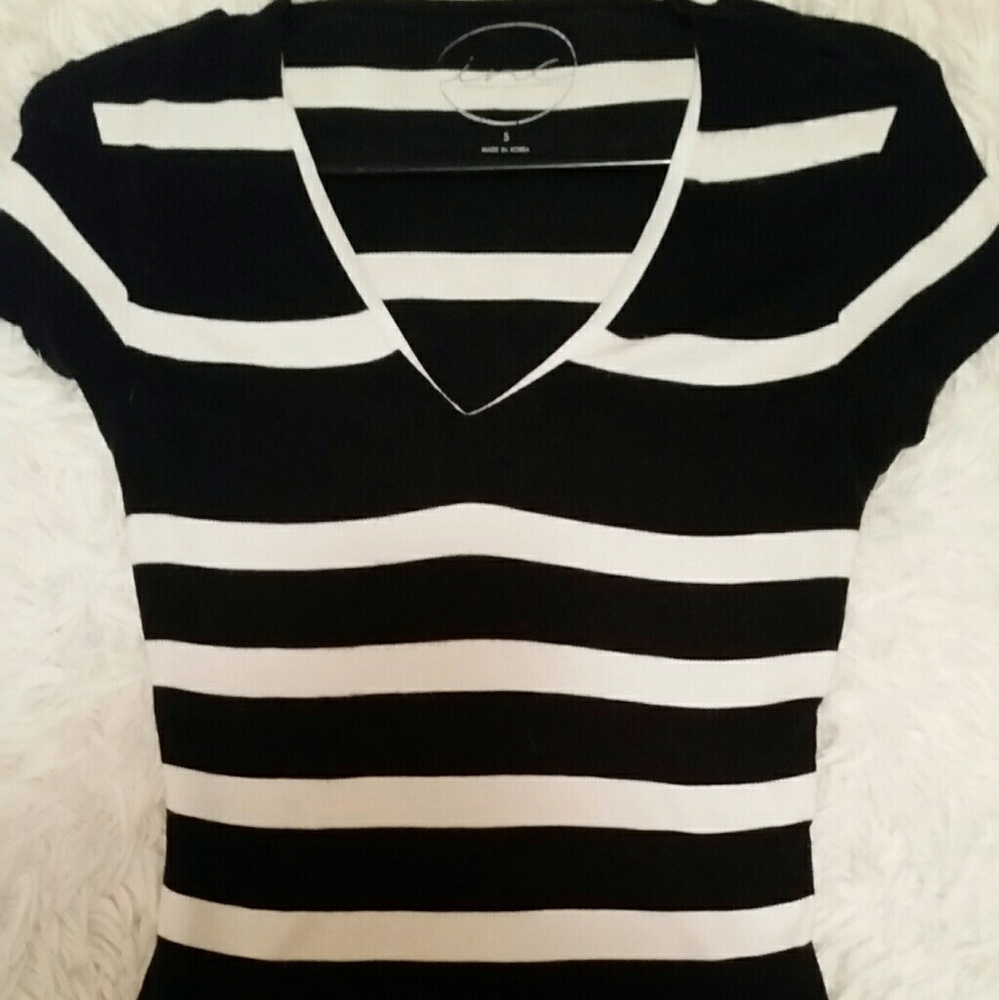 Navy and white top